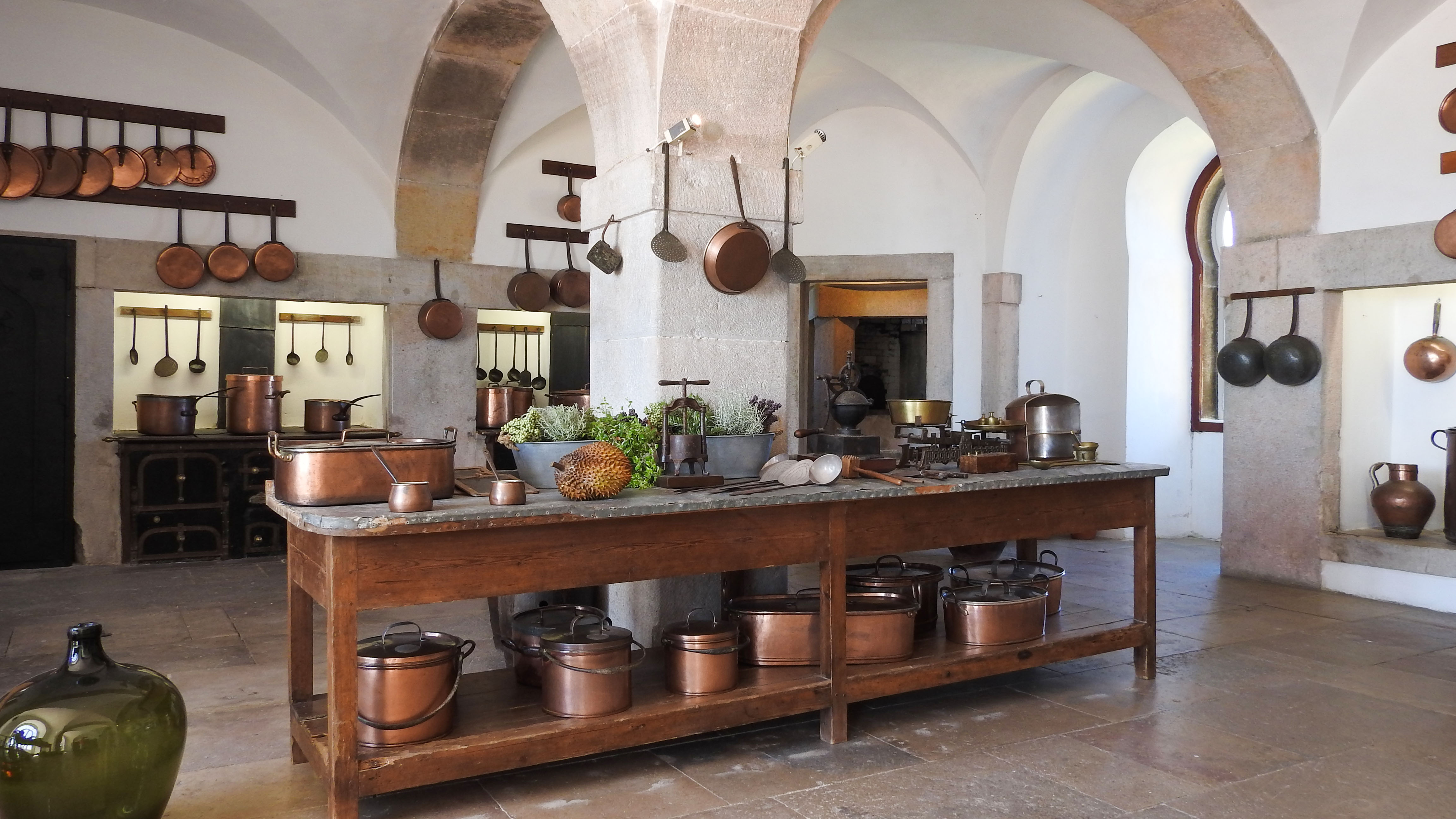 кухня в рыцарском стиле